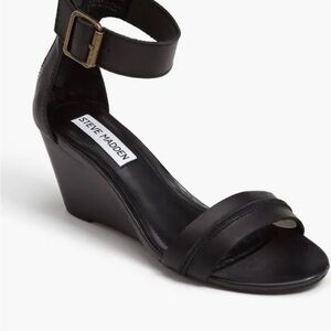Steve Madden Elegant Black Wedge Sandals NEW IN BOX size 7.5
